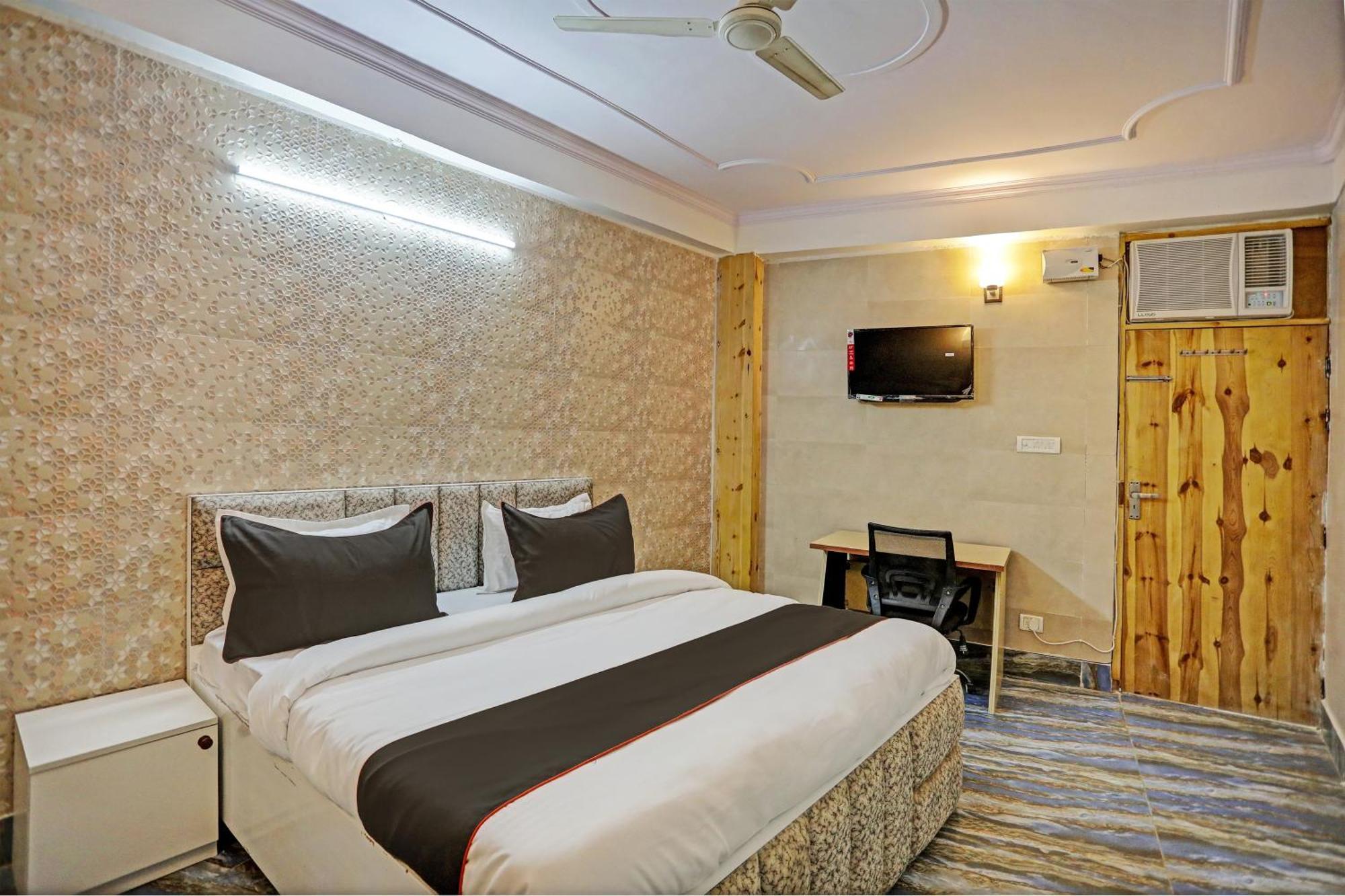 Umen Hotel Nearest Sector 66 Noida Exterior photo