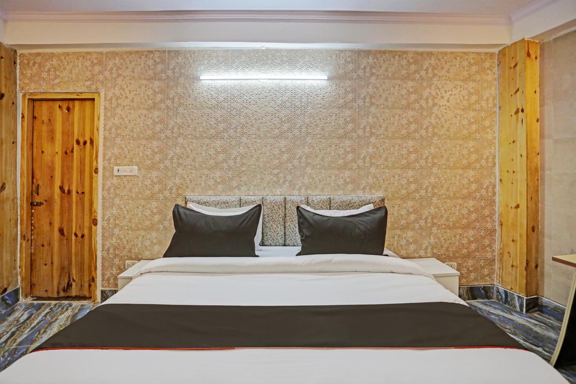Umen Hotel Nearest Sector 66 Noida Exterior photo